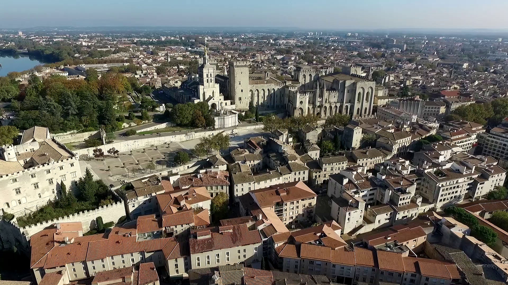 Permalien à:Avignon, la magie des lumières de l’automne